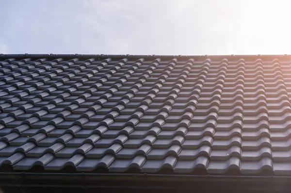 Comparing Roof Replacement Options in Middleburg