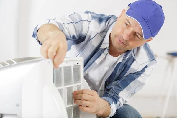 Signs It’s Time to Call an HVAC Contractor for Maintenance